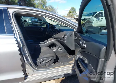 2016 Chrysler 200 Touring z USA, uszkodzony, nr VIN 1C3CCCFB8GN191733